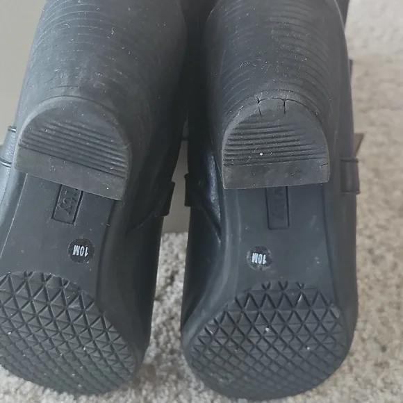 Levity black booties - Picture 4 of 4